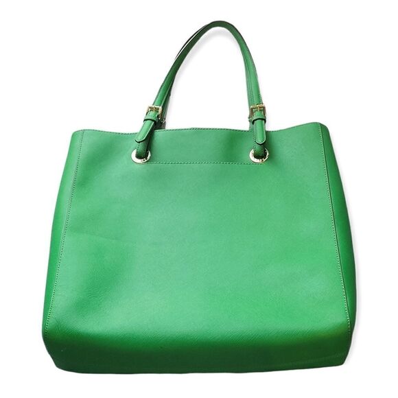 Michael Kors Jet Set Travel In Kelly Green - Picture 2 of 6